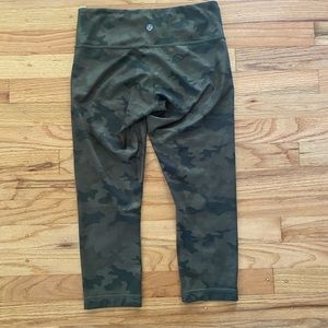 Lululemon Camo Capri Leggings